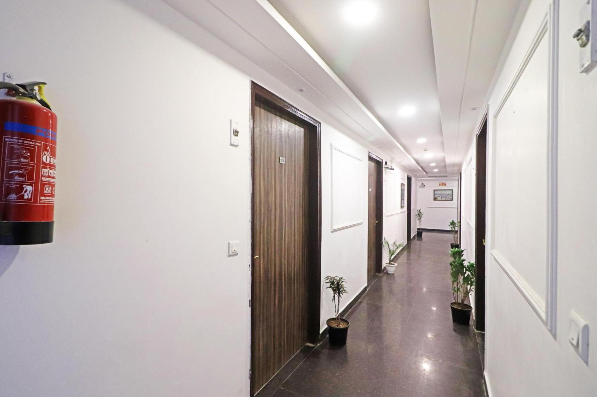 Hotel Mayda Prime Near Delhi Airport Nueva Delhi Exterior foto
